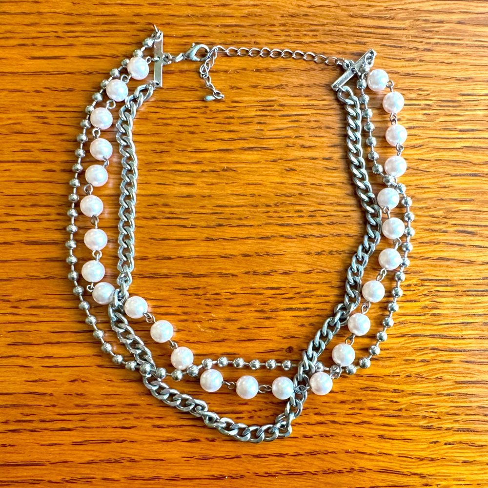 Pearl and Chain Chocker